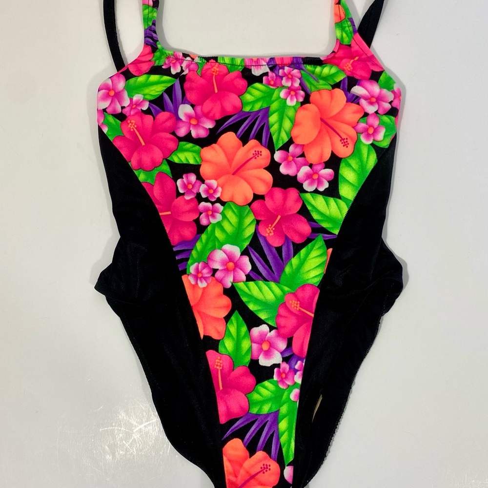 Women’s Vintage 90’s Backflips High Cut Floral One Piece Swim Suit Medium